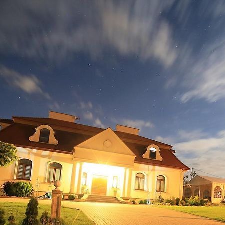 Bed and Breakfast Prestige Wierzchowisko Экстерьер фото
