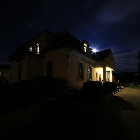 Bed and Breakfast Prestige Wierzchowisko Экстерьер фото